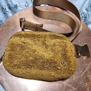 Lululemon Everywhere Fleece Belt Bag  Burnt Caramel